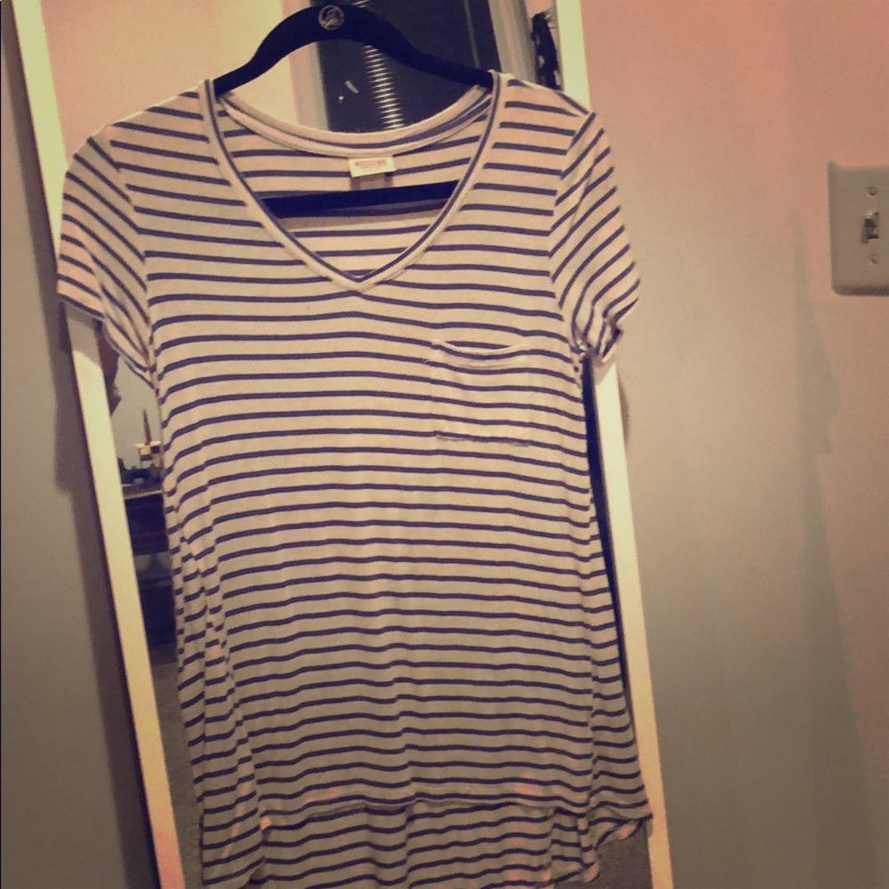 Very soft t-shirt v neck